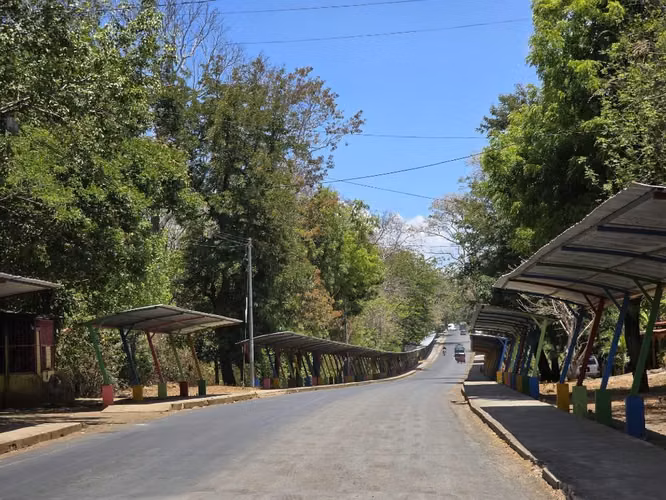 Terreno en Venta frente a estadio de Santa Teresa Carazo