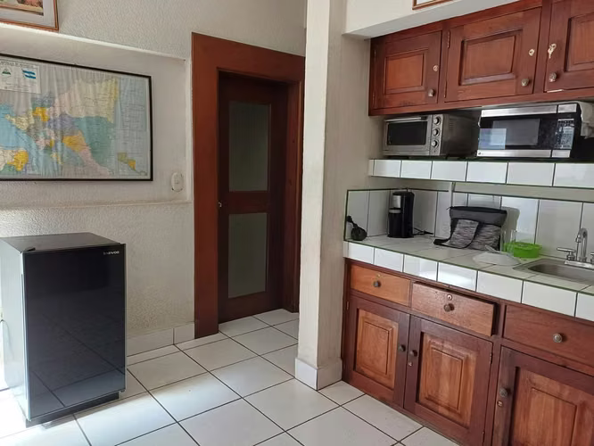 En renta casa para vivienda o negocio sector Plaza  España - Imagen 12
