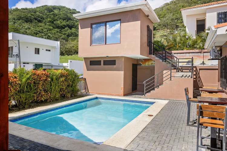 Family Home with Private Pool for Sale in San Juan del Sur, Nicaragua - Imagen 2