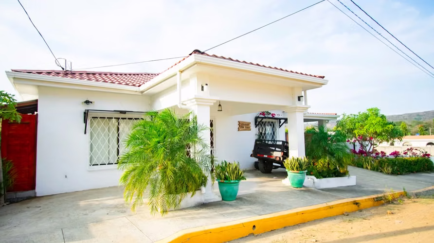 Villa San Juan,Contemporary Tropical Living in San Juan del Sur