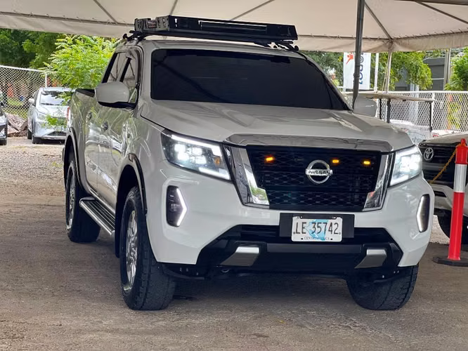 NISSAN NP300 FRONTIER SE AÑO 2022 - Imagen 1