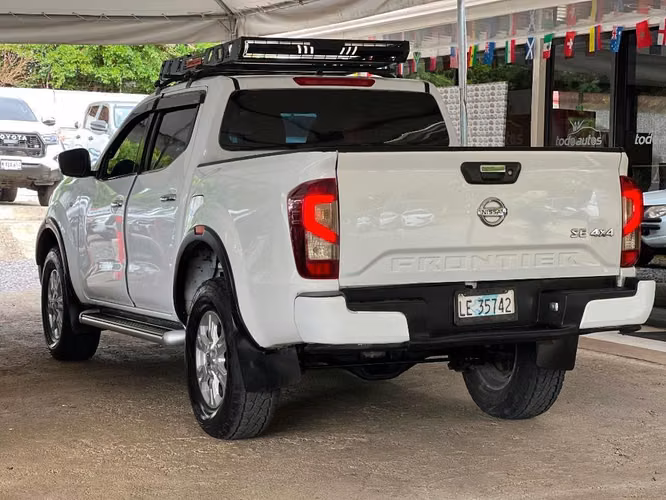 NISSAN NP300 FRONTIER SE AÑO 2022 - Imagen 4
