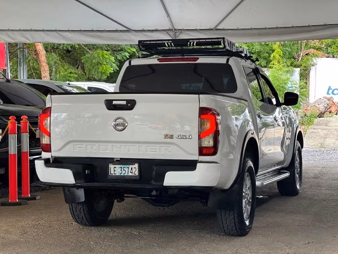 NISSAN NP300 FRONTIER SE AÑO 2022 - Imagen 3