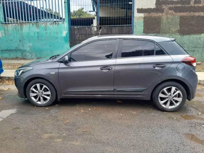 Vendo Hyundai I20 año 2018 (automático) - Imagen 4