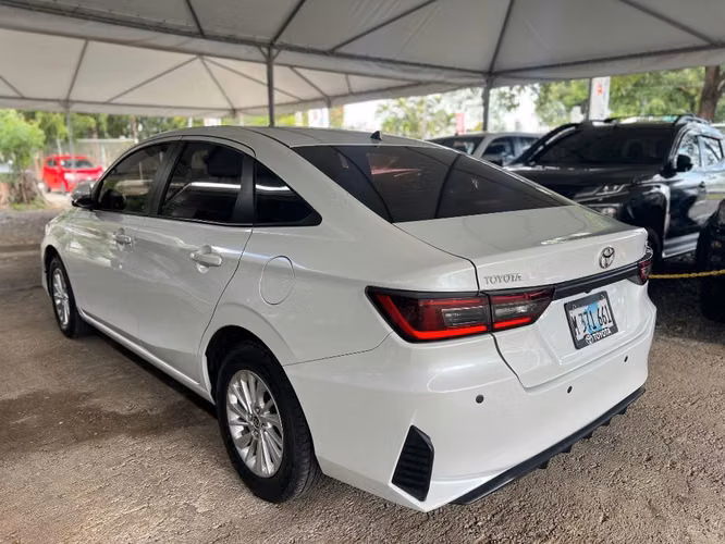 TOYOTA YARIS AÑO 2023 - Imagen 4