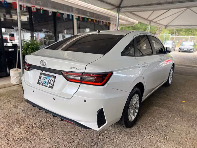 TOYOTA YARIS AÑO 2023 - Imagen 3