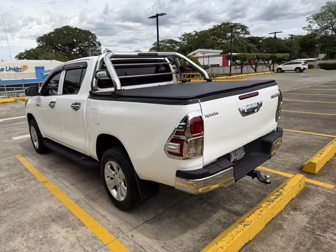 Hilux 2022 Mecanica 4x4 NITIDA - Imagen 3