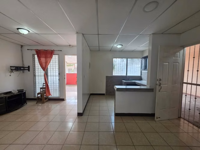 FP- Vendo casa en Residencial Valle Santa Rosa - Imagen 5