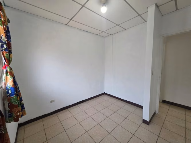 FP- Vendo casa en Residencial Valle Santa Rosa - Imagen 4