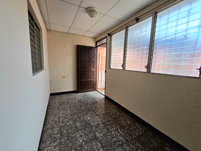 MF Se vende acogedora casa en Villa Libertad - Imagen 16