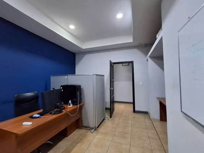 Edificio de Oficinas en Renta en Las Colinas, Managua | 12 Estacionamientos - Imagen 6