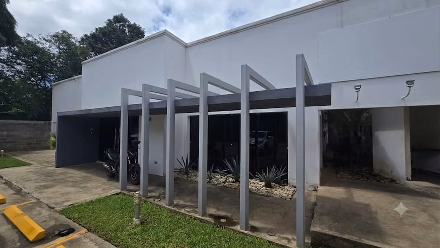 Edificio de Oficinas en Renta en Las Colinas, Managua | 12 Estacionamientos - Imagen 8