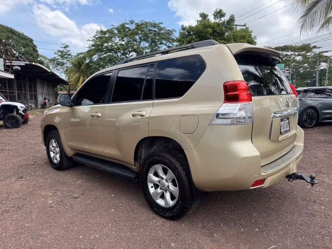 Toyota Land Cruiser año 2011 - Imagen 3