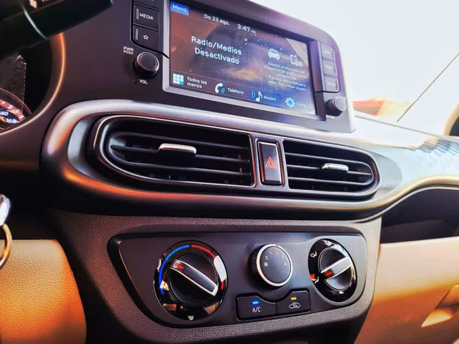  HYUNDAI GRAND i10 SEDÁN 2024 – BLANCO