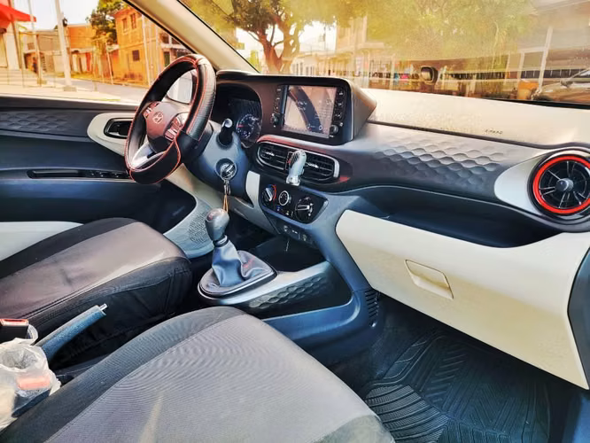  HYUNDAI GRAND i10 SEDÁN 2024 – BLANCO