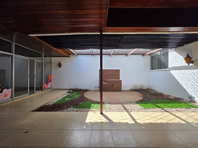 PROPIEDAD EN RENTA PARA OFICINAS O USO CORPORATIVO – BOLONIA, MANAGUA - Imagen 13