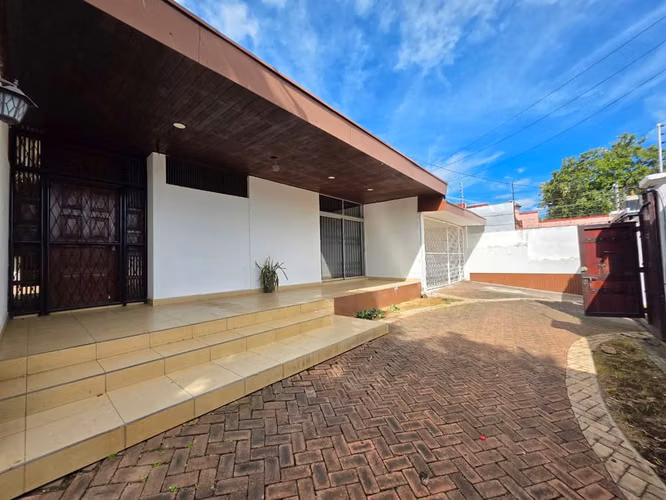 PROPIEDAD EN RENTA PARA OFICINAS O USO CORPORATIVO – BOLONIA, MANAGUA - Imagen 8