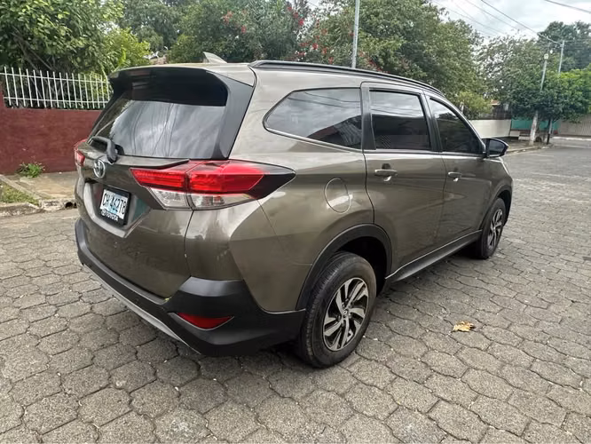 Toyota Rush Mecanica  //  2025 - Imagen 2