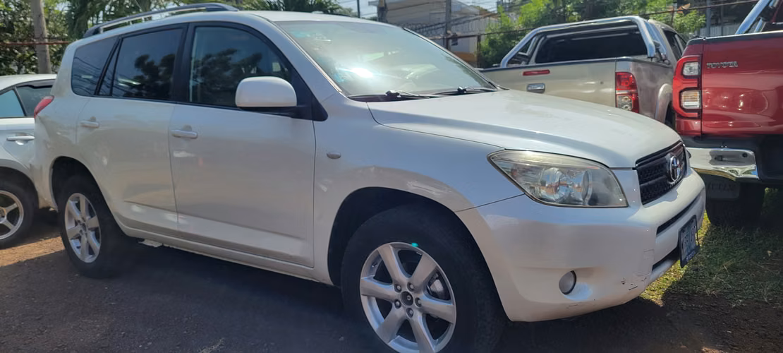 TOYOTA RAV4 JAPONÉS 4x4,  AÑO 2007. AUTOMÁTICA 