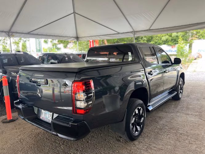 MITSUBISHI L200 SPORTERO AÑO 2024 - Imagen 3