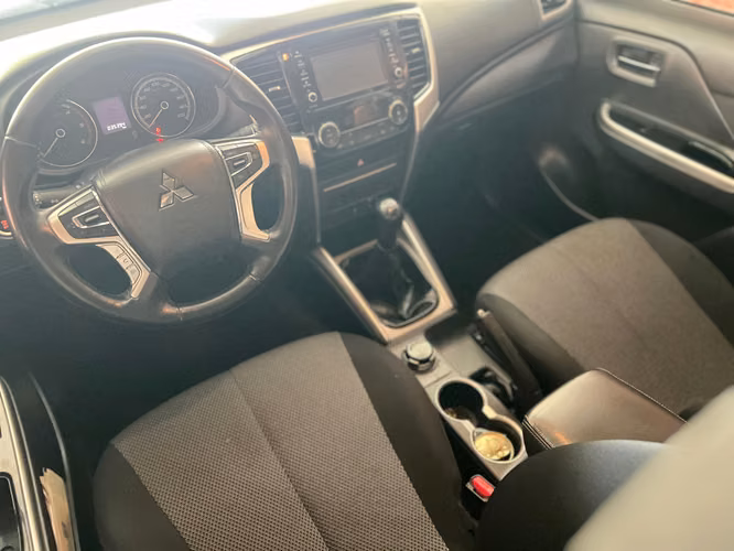 MITSUBISHI L200 SPORTERO AÑO 2024 - Imagen 5