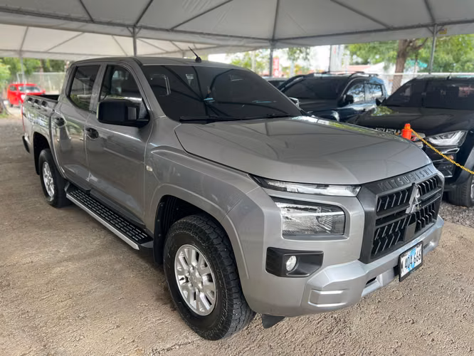 MITSUBISHI L200 GLX AÑO 2025