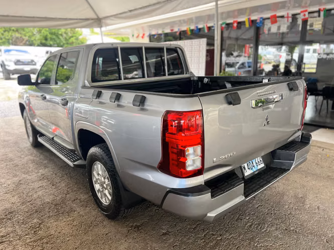 MITSUBISHI L200 GLX AÑO 2025 - Imagen 3
