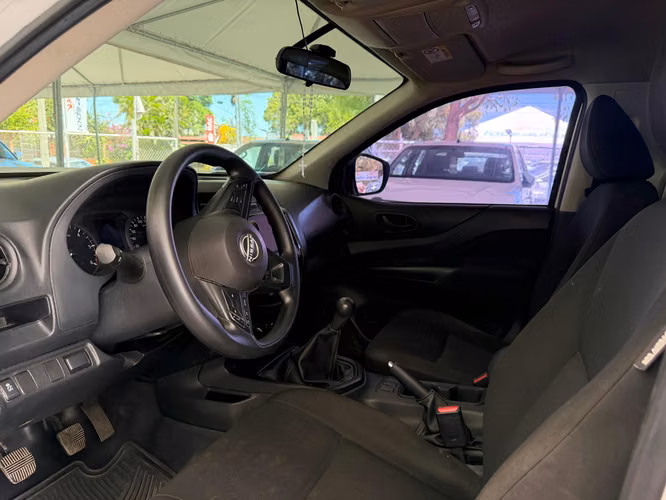 NISSAN NP300 CAB SENCILLA AÑO 2025 - Imagen 5