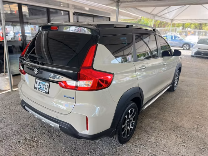 SUZUKI XL7 AÑO 2025 - Imagen 4