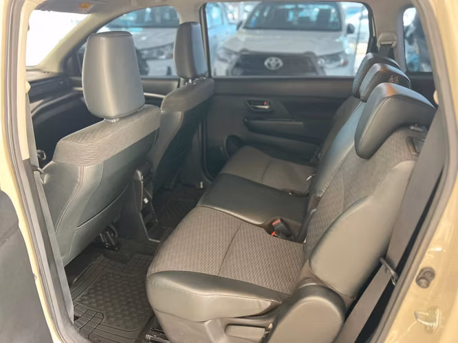 SUZUKI XL7 AÑO 2025 - Imagen 6