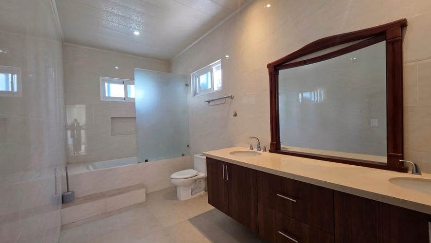 RENTA EN VILLA FONTANA  - Imagen 5
