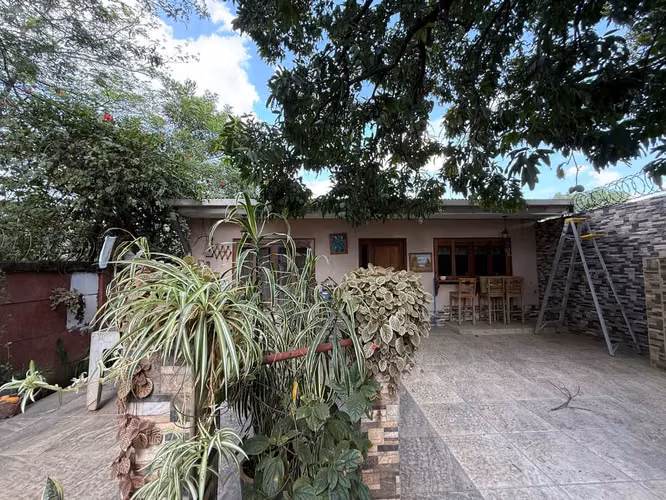 Casa Esquinera en Venta en Bosques de Bolonia | 9 Habitaciones | US$135,000 - Imagen 2