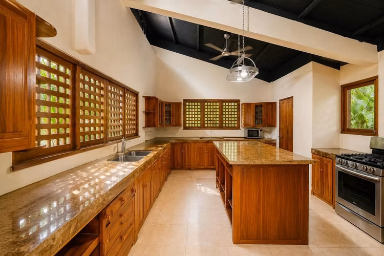 Residencia de Lujo en Venta en San Juan del Sur | 5 Habitaciones, Piscina | US$1,350,000