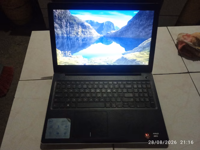 Laptop Dell Inspiron 15 3000 - Imagen 3