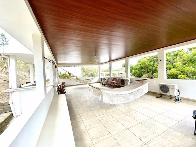 Coastal Living  Turnkey Home with Rooftop Oasis in Colinas de Miramar - Imagen 2