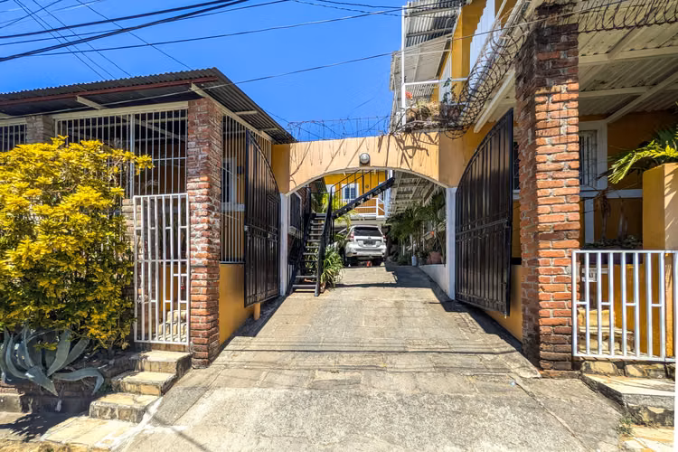 Turnkey Rental Income Property in San Juan del Sur   Home and 5 Fully Furnished Apartments - Imagen 2