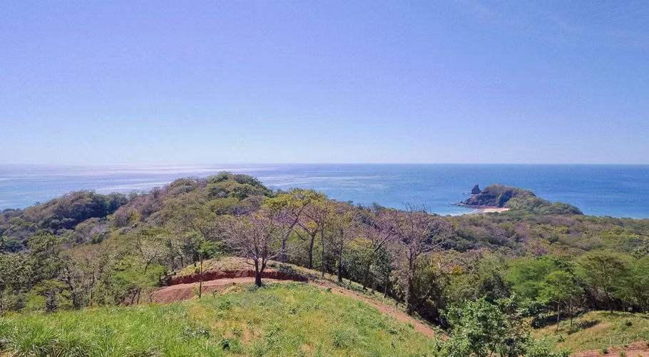 Discover Your Paradise at Los Cerros de Maderas