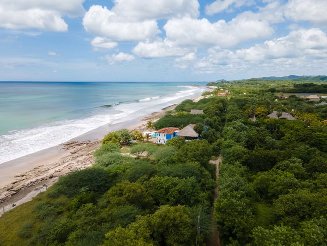 Oceanfront Property, Close to the Waves of Popoyo and Santana - Imagen 4