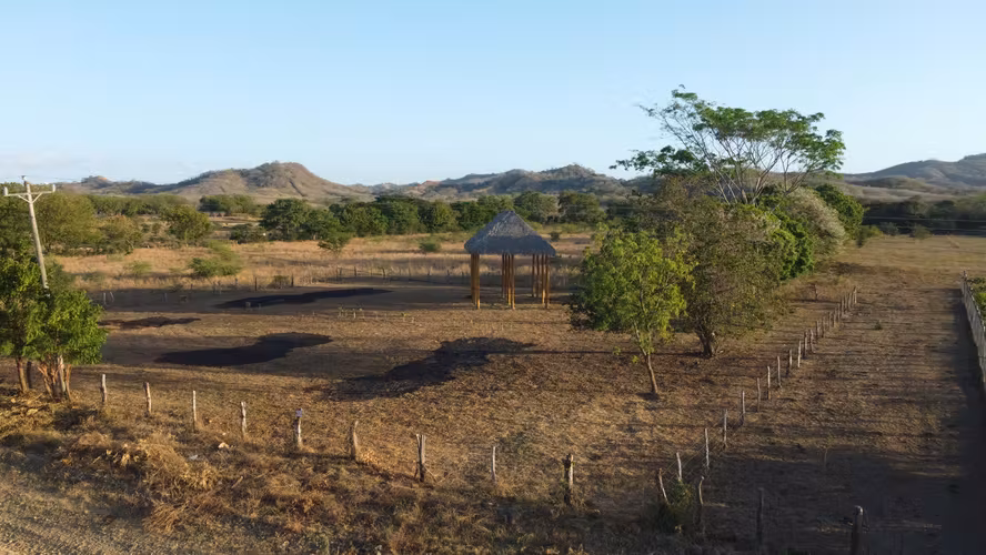 Oceanfront Property, Close to the Waves of Popoyo and Santana - Imagen 2