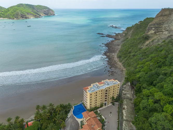 Condo 401C  Luxury Oceanfront Condo in La Talanguera, San Juan del Sur - Imagen 3