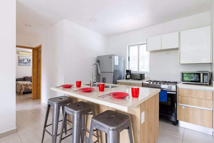 Fully Furnished 2BR Condo with Pool Access   Ideal for Airbnb Hosting - Imagen 3