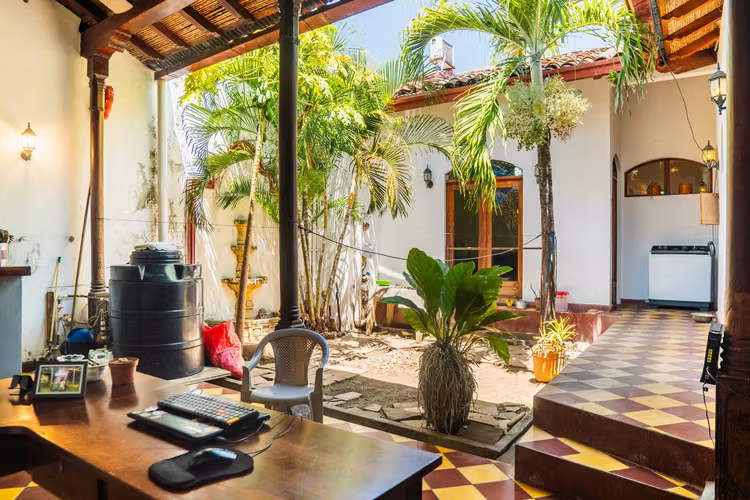 Casa Cuiscoma: Unique Colonial Home with Micro Hotel Possibilities in Granada, Nicaragua