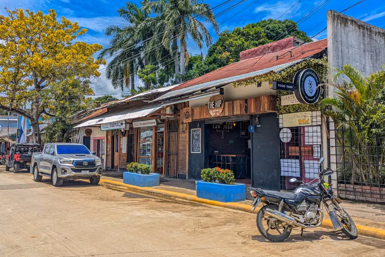 Invest in a successful Canadian inspired bar in San Juan Del Sur.