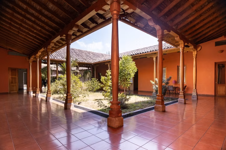 Charming Colonial Mansion with Pool In Granada Nicaragua - Imagen 2