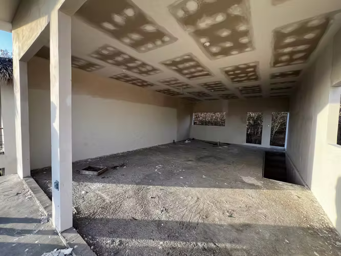 Partially Finished Apartment Building with Incredible Rental Potential - Imagen 3