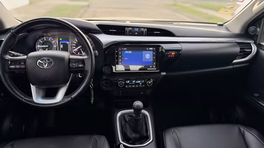 Hilux SRV 2021 4x4 Unico Dueño - Imagen 2