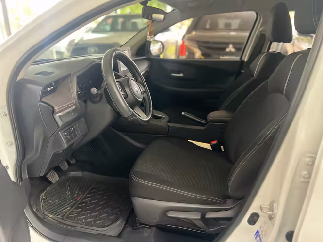 TOYOTA YARIS E  - Imagen 5