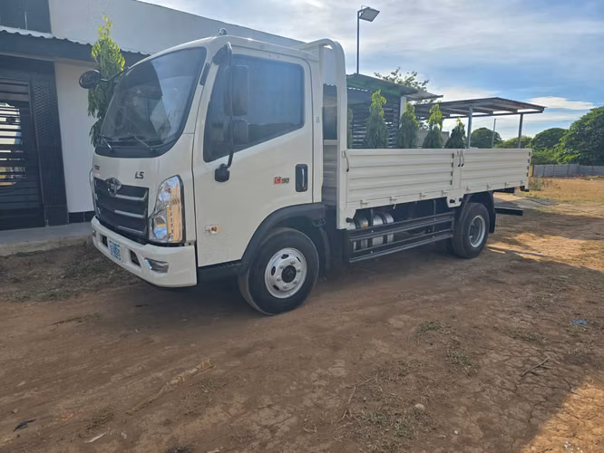 Vendo o cambio camión Forland por Toyota Hilux - Imagen 2