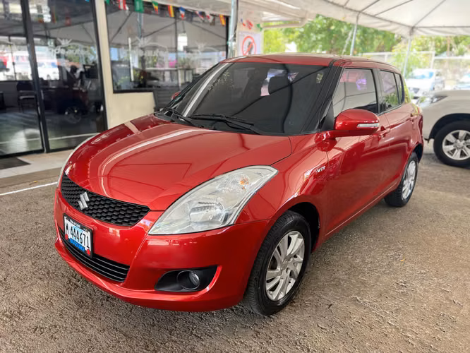 SUZUKI SWIFT AÑO 2015