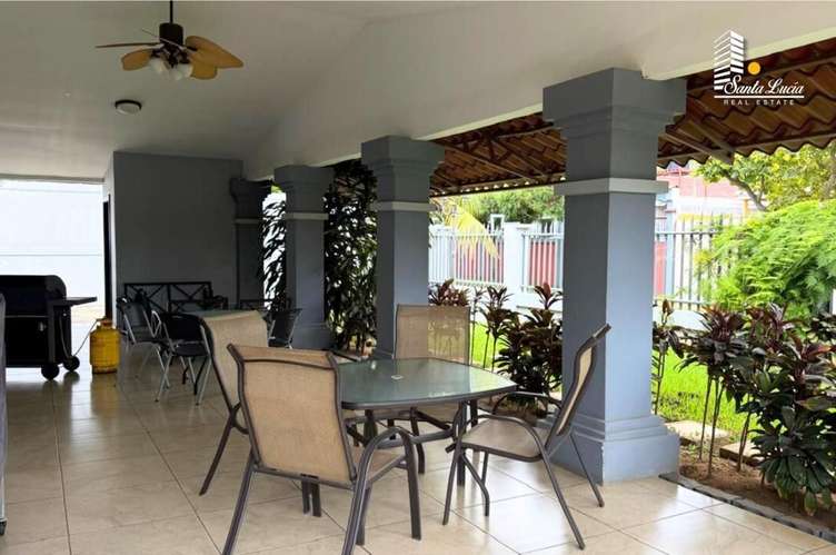 Casa Moderna en Condominio Privado con Acabados Premium y Amplios Espacios - Imagen 5